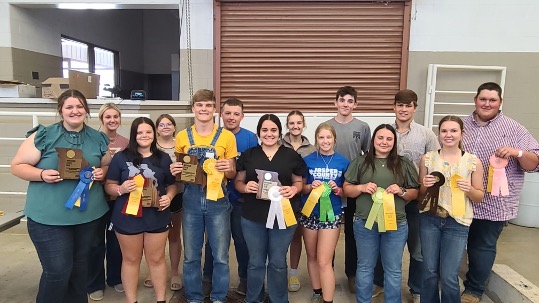 Top senior judges. Front row, from left, Molly Archer, Samantha Justice, Case Melzer, Libby Shaver, Emma Parrigon, Chloe Hillian, Addison Porter. Back row, from left, Payton Harker, Ada Bluel, Eli Nisbett, Molly Melzer, Cordell Ward, Sam Peterson and Loga